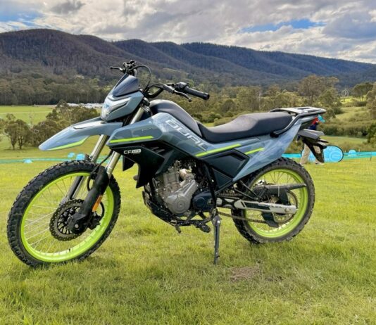 Motorky a čtyřkolky: jak si vybrat stroj pro radost z jízdy i praktické využití